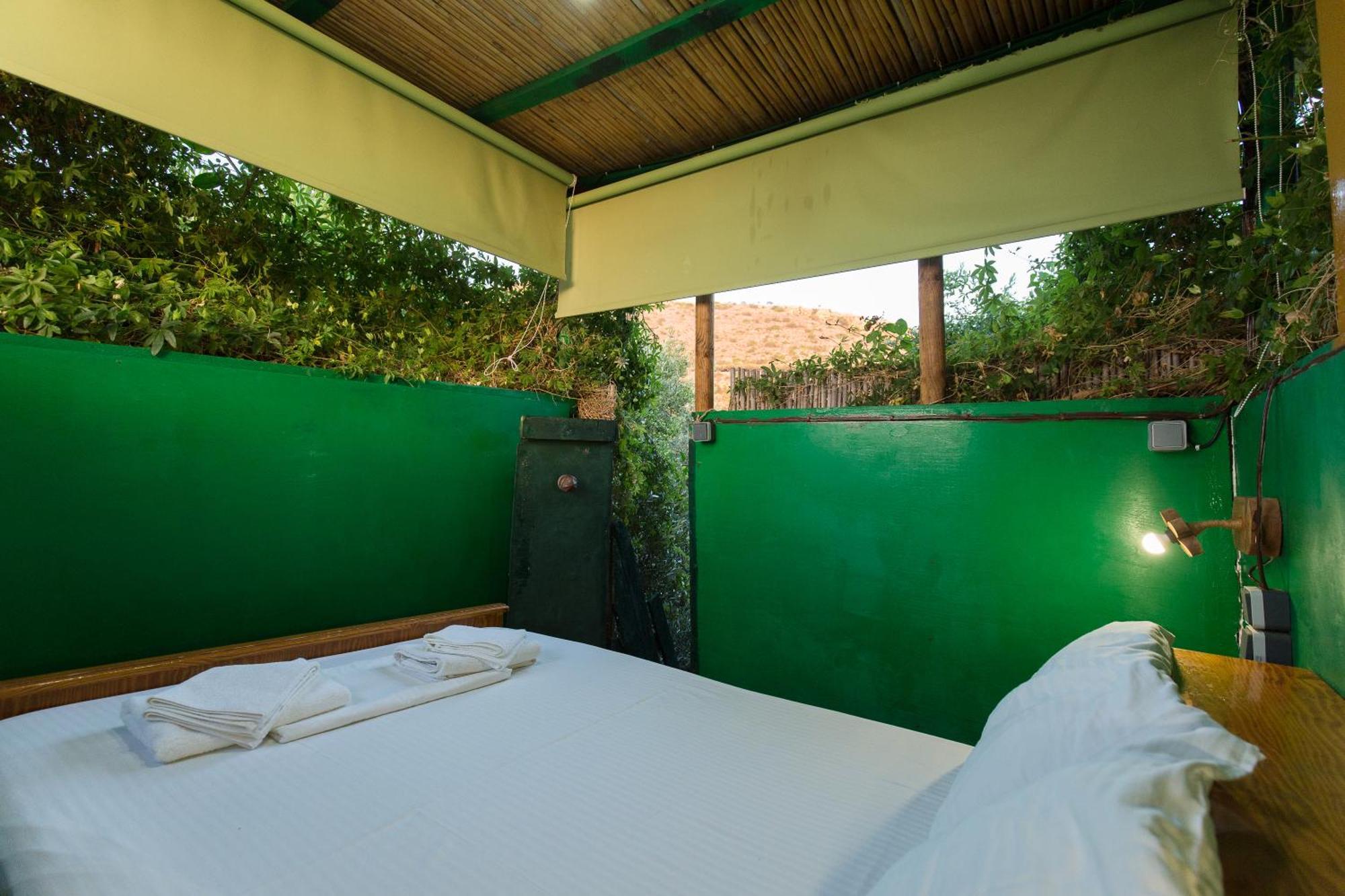 Sofiana'S Garden Retreat With Private Pool Lejlighed Dhrapaniás Eksteriør billede