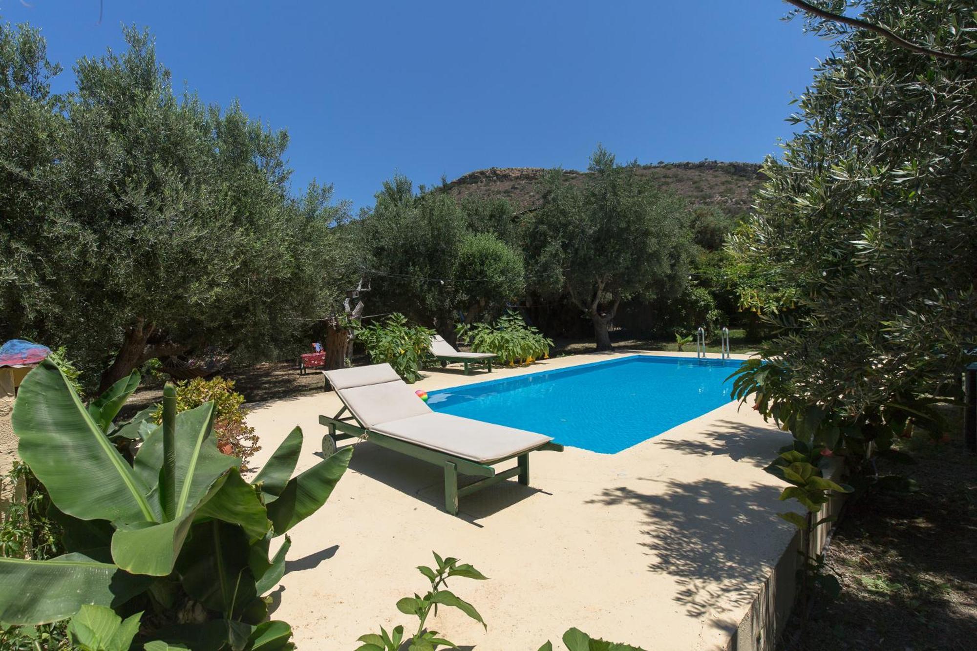 Sofiana'S Garden Retreat With Private Pool Lejlighed Dhrapaniás Eksteriør billede