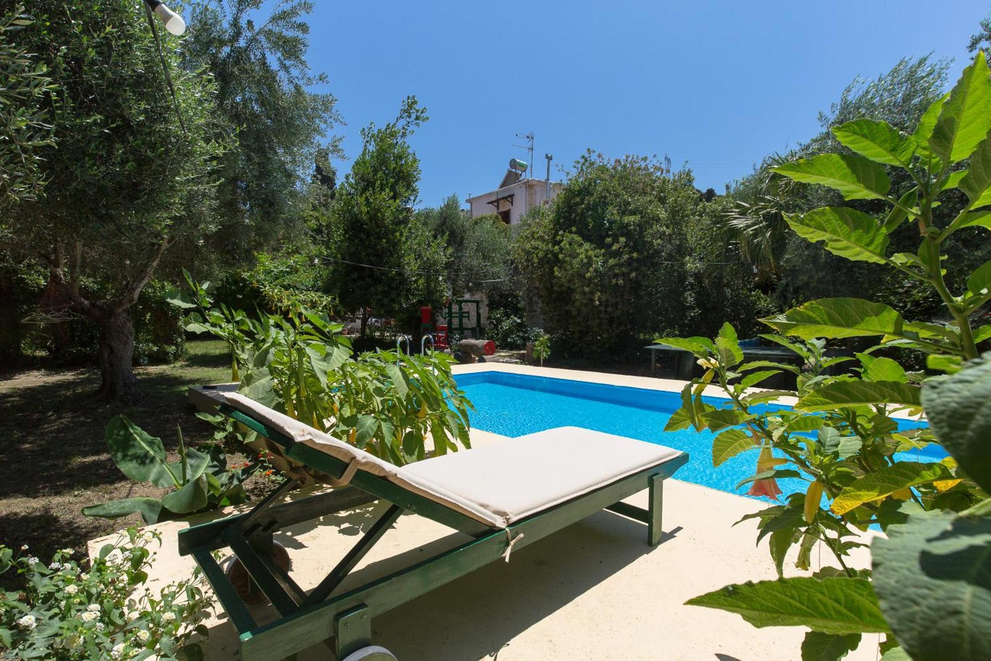 Sofiana'S Garden Retreat With Private Pool Lejlighed Dhrapaniás Eksteriør billede