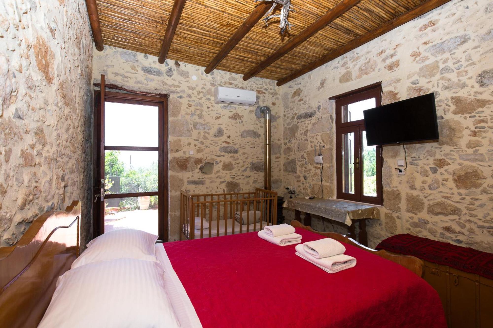 Sofiana'S Garden Retreat With Private Pool Lejlighed Dhrapaniás Eksteriør billede